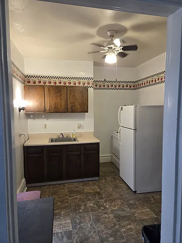 219-223 Westminster Ave #1 Photo 1