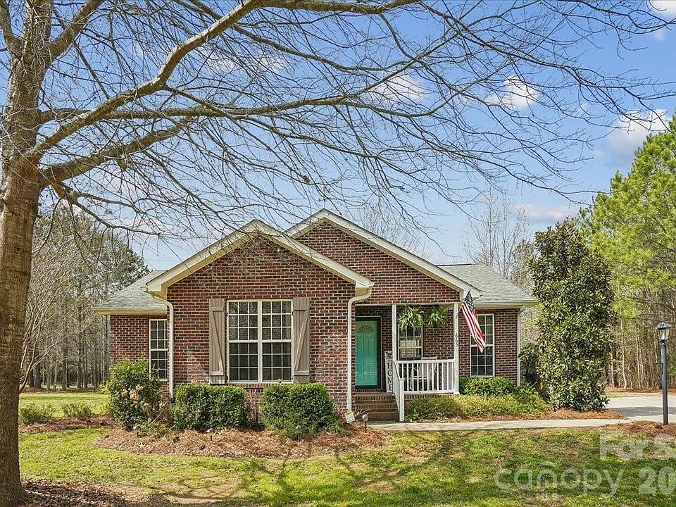 1st image of 665 Edwards Rd