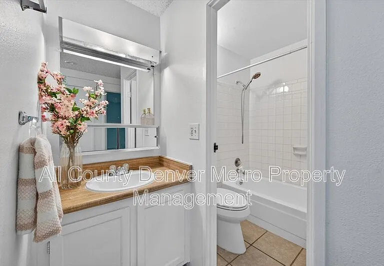 1400 Golden Cir #306 — Photo 16