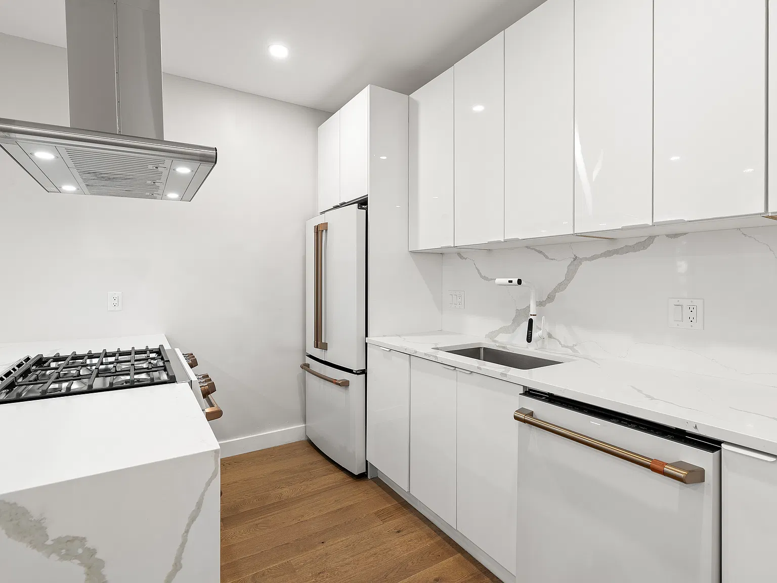 3 bed, 1230 sqft, $3,600 — Photo 2