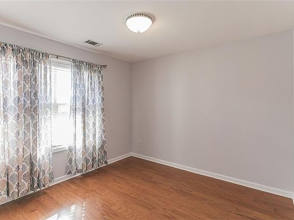 5th image of 479 Bellbrook Ln