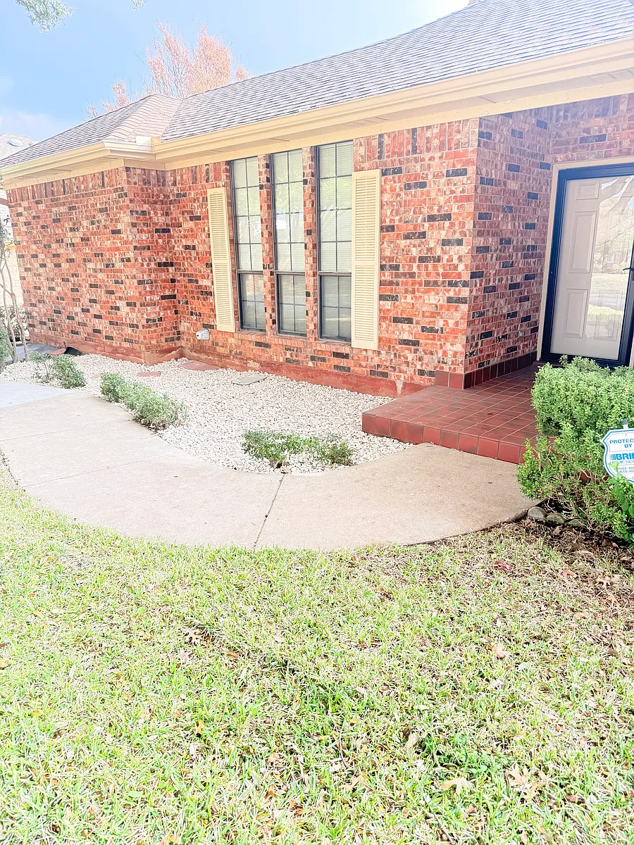 Building Photo - 5405 Ledgestone Dr