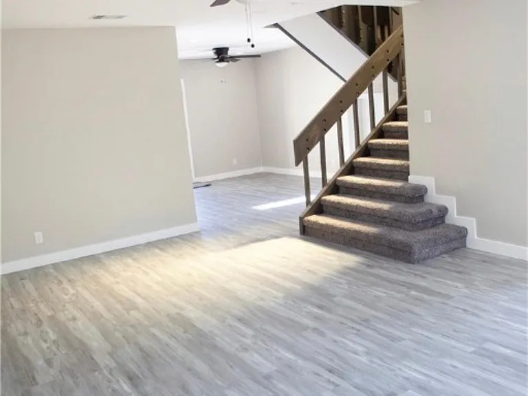 Willow Green Dr — Photo 4