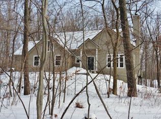 4026 Royce Rdg, Howell, MI 48855
