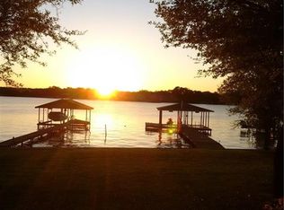 172 Memorial Dr, Gun Barrel City, TX 75156