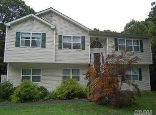 42 Hammond Rd, Centereach, NY 11720