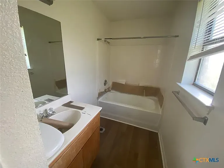 206 Castellon Ct #B — Photo 9