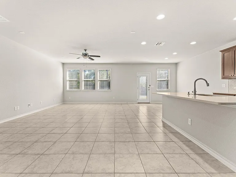740 Aliso Trl — Photo 6