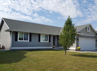 611 Meadow Brook Pl, Huxley, IA 50124