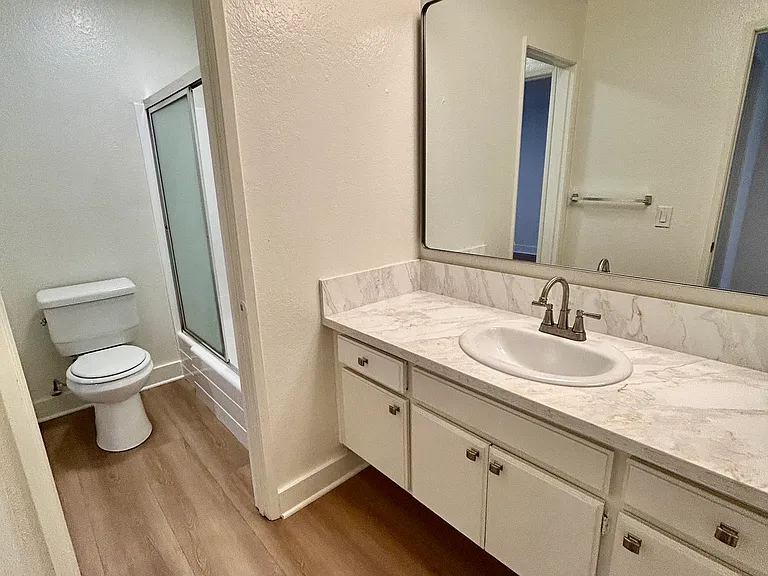 4319 Whitsett Ave #4 — Photo 5