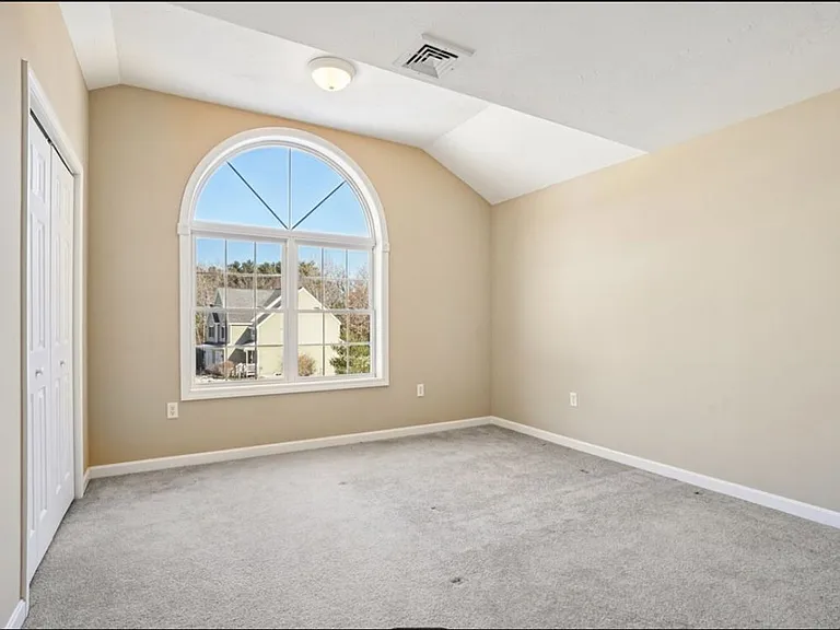 18 Alden Dr — Photo 8