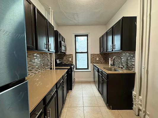 Rented by Hillel Realty Group | media 11