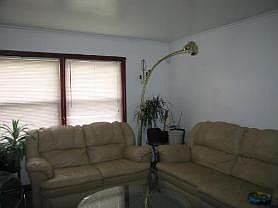 2nd image of 425 W 87th St