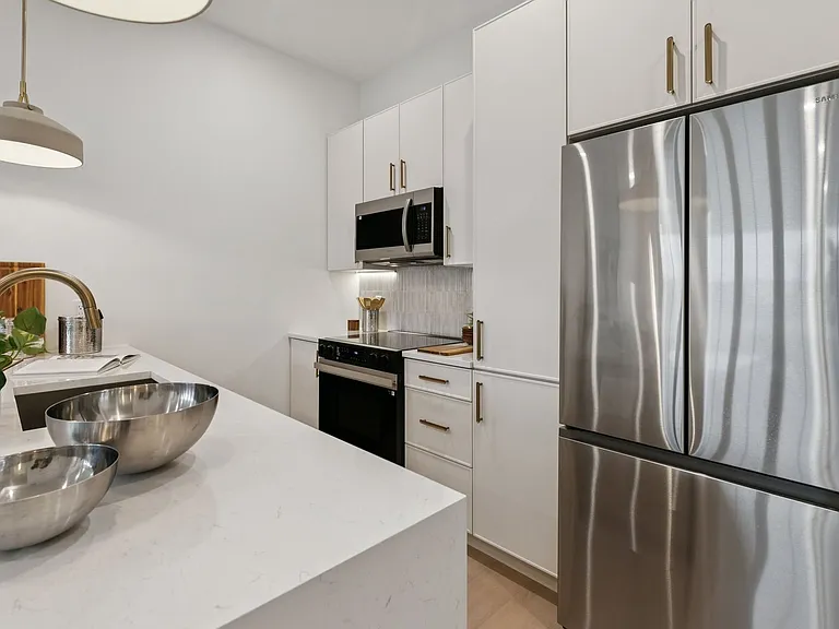 20 West — Photo 112