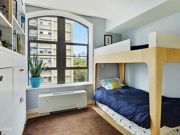 5th image of 20 Henry St #Penthouse 2-s