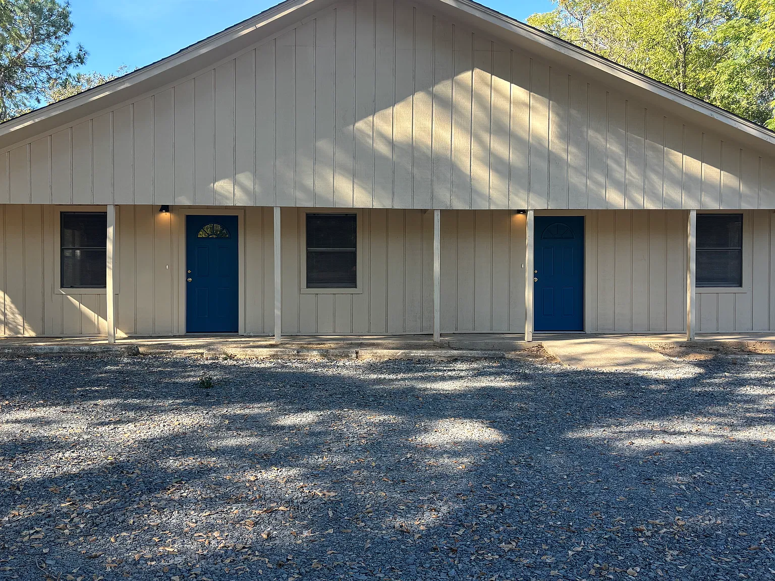 3 bed, 2.5 bath, 1400 sqft, $1,250 — Photo 1