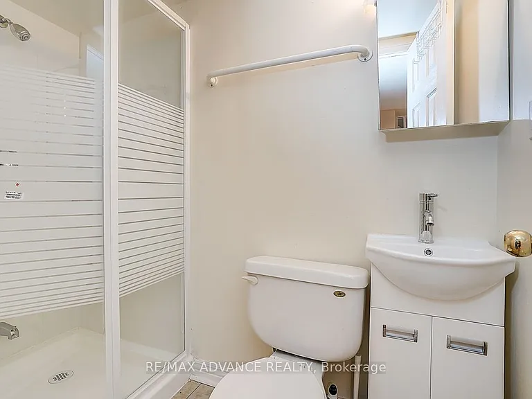 137 Laramie Cres — Photo 36