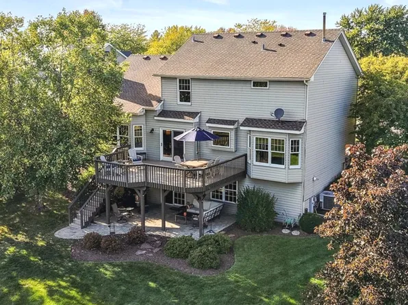 214 Parkside Ln, Oswego, IL 60543