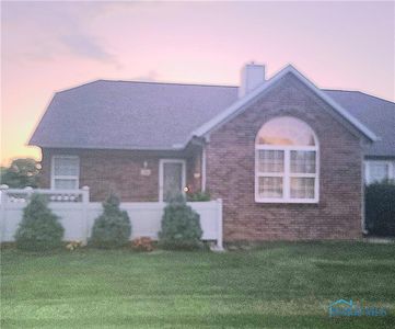54 Foxgate Cir E, Bowling Green, OH, 43402