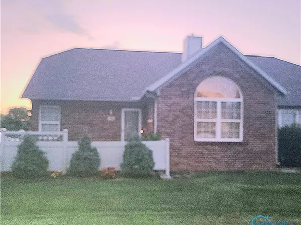 54 Foxgate Cir E, Bowling Green, OH 43402