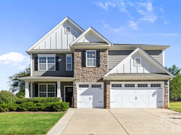 5401 Casper Dr, Charlotte, NC 28214