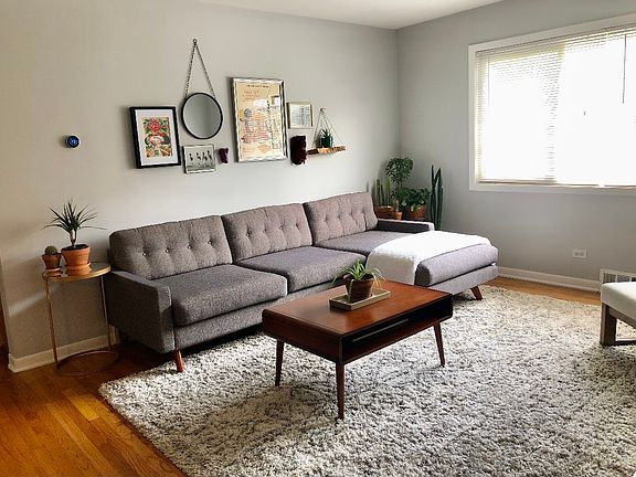 2nd image of 2465 W Balmoral Ave #1N