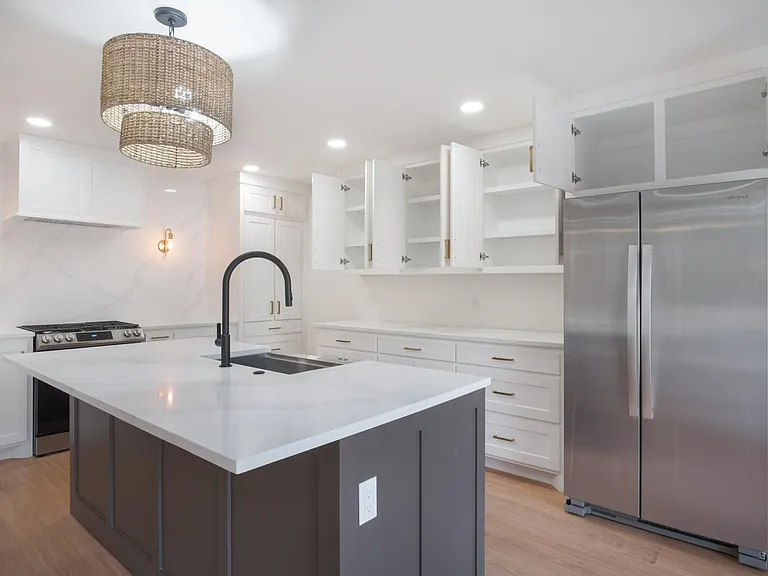 3271 Whitehall Dr — Photo 6
