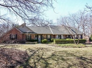 2S652 White Oak Ln, Batavia, IL 60510