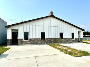 1604 W B St, Mission, TX 78572