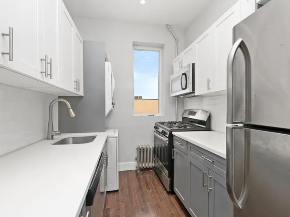 164 Dikeman Street image 2 of 6