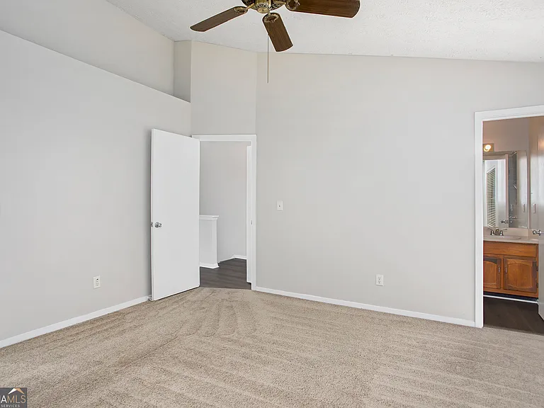 5731 Wells Cir — Photo 9