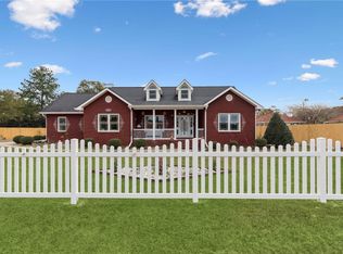 932 Hitching Post Ln, Waycross, GA 31503