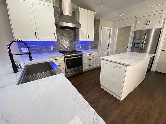 2nd image of 1373 SW Vizcaya Cir
