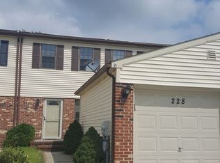 228 Springwood Dr, Bear, DE 19701