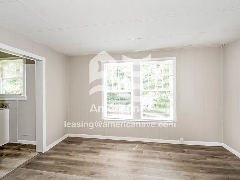 1504598_005_dining_room_12865729.jpg