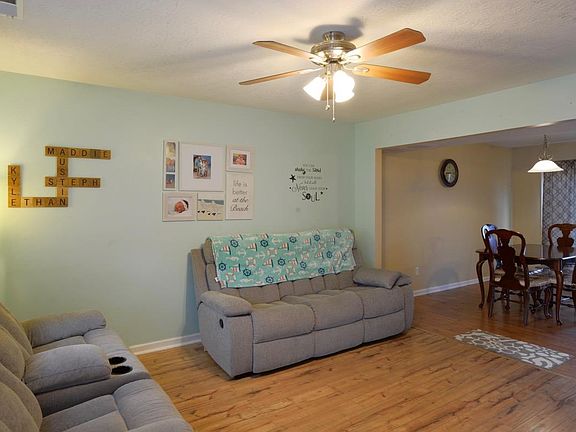 3rd image of 6025 Marsh Cir