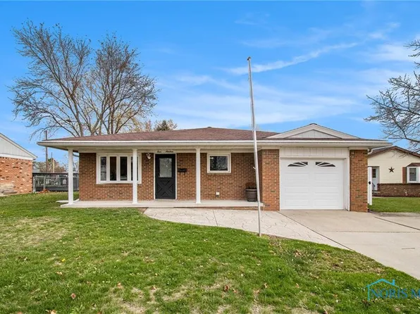 419 Clover Ln, Wauseon, OH 43567