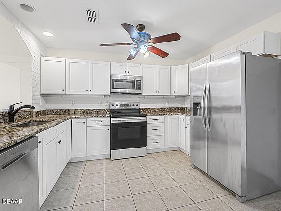 5th image of 3076 Ocean Shore Blvd
