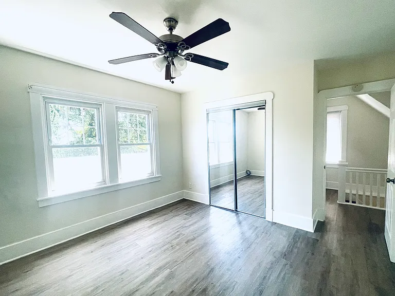 2331 Los Angeles Ave — Photo 10