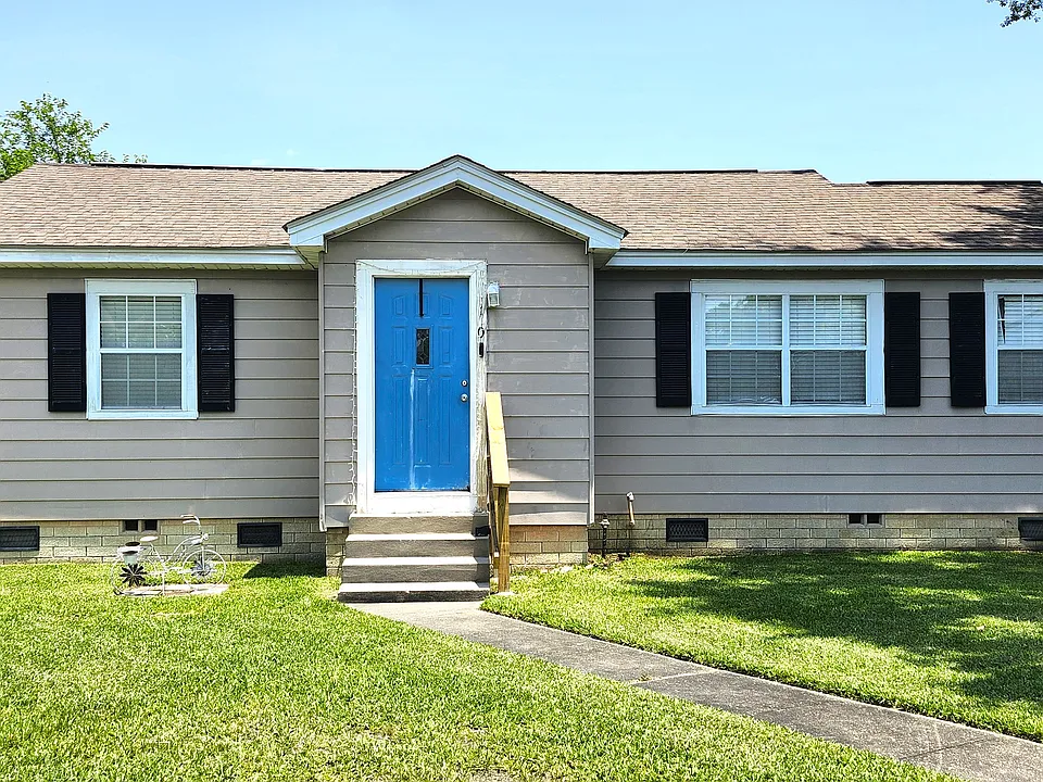 1105 Bowen Ave