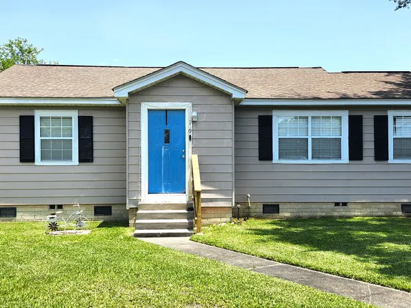 1105 Bowen Ave, Ocean Springs, MS 39564