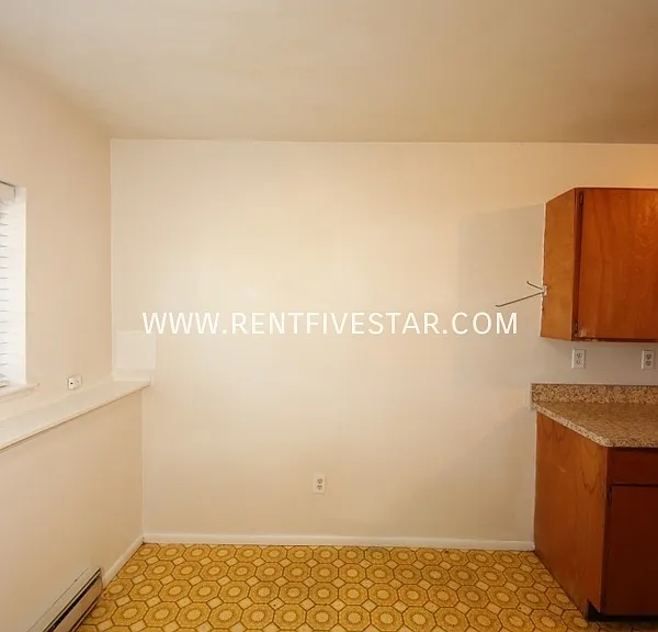 1164 McKinley Ave — Photo 3