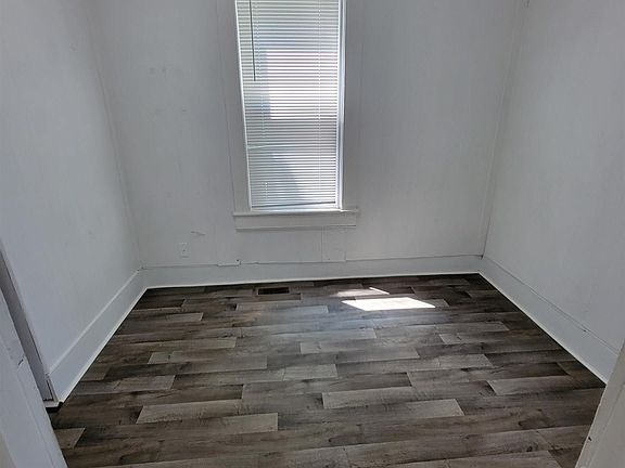 5th image of 1911 S 14th St