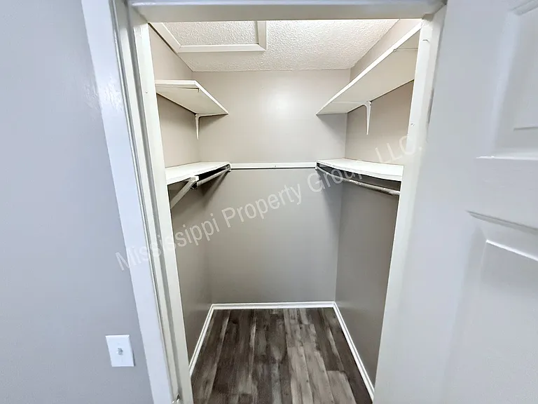 1 Woodward Pl — Photo 12