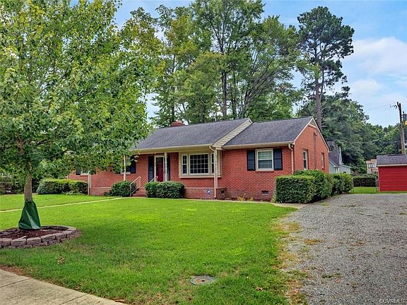 2nd image of 210 Randolph Cir