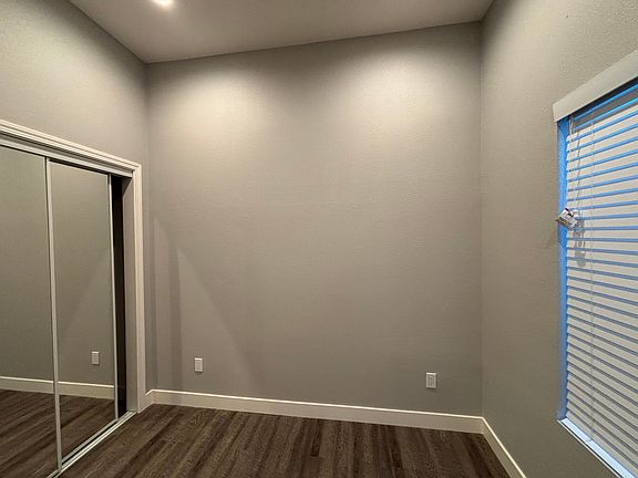4th image of 386 Halsey Ave
