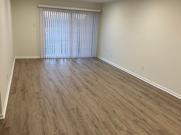 4th image of 1011 Heritage Pl