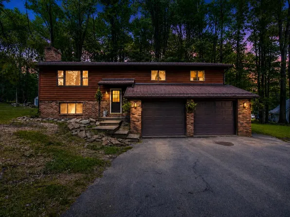892 Port Au Prince Rd, Du Bois, PA 15801