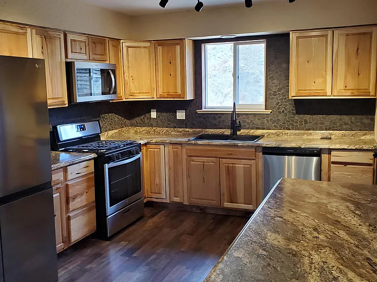 818 Ponderosa Ln — Photo 1
