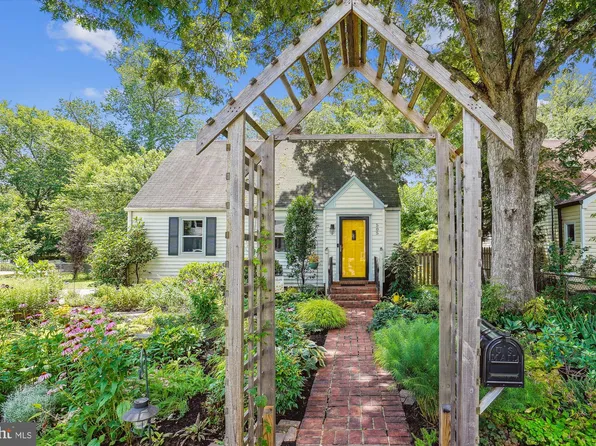 505 Randolph St, Falls Church, VA 22046